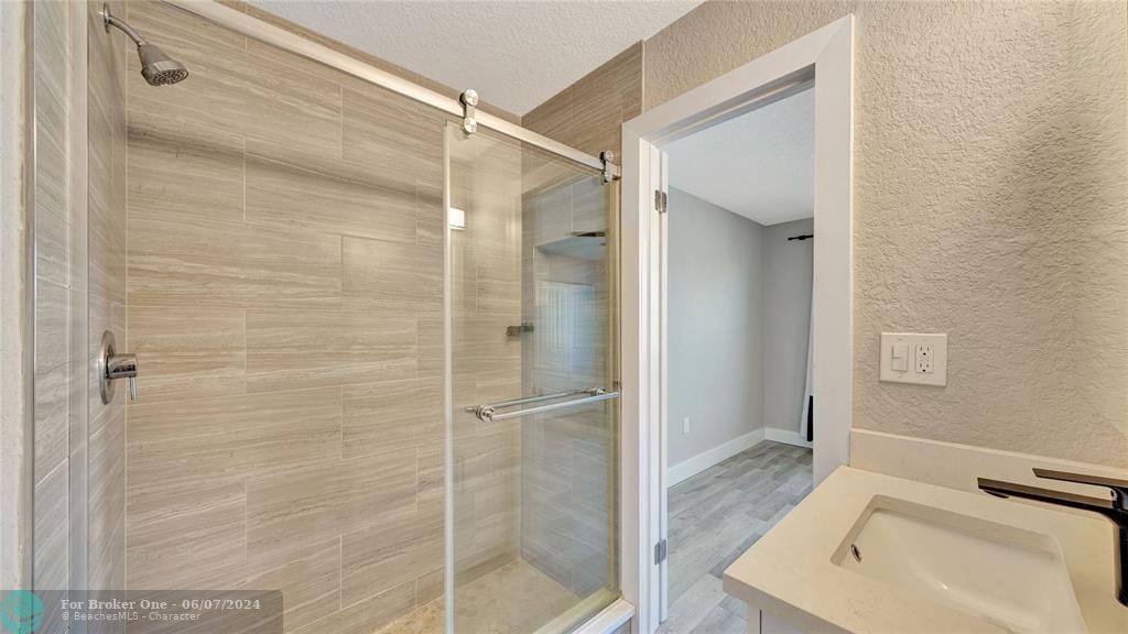 For Rent: $3,299 (2 beds, 2 baths, 1024 Square Feet)