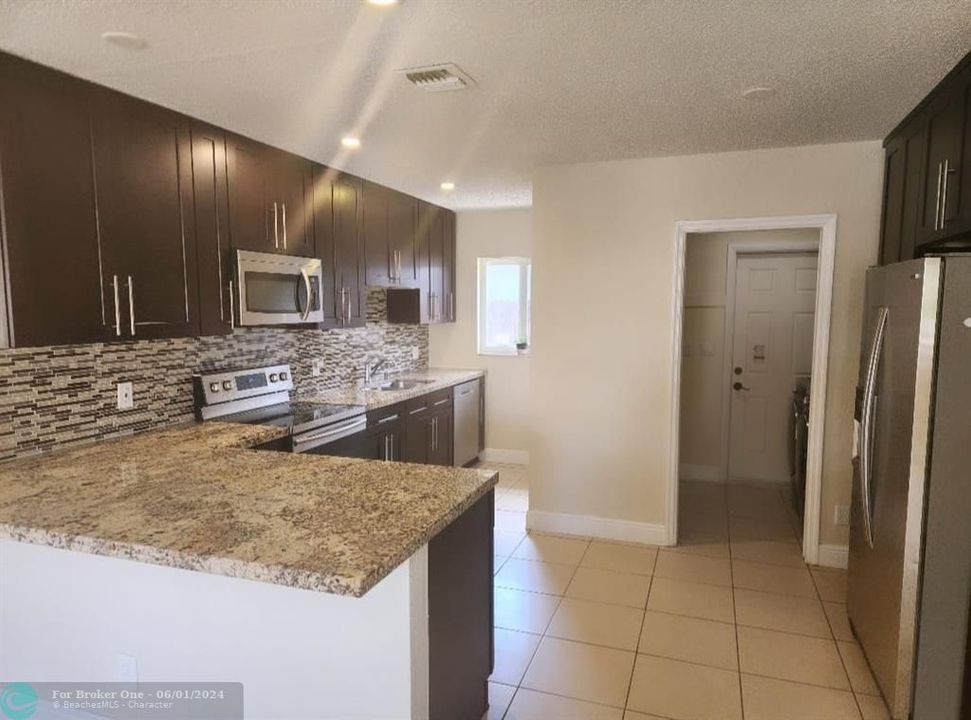 For Rent: $3,600 (3 beds, 2 baths, 1851 Square Feet)