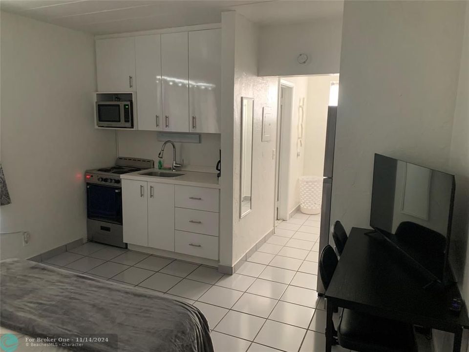 For Rent: $1,000,000 (0 beds, 0 baths, 1355 Square Feet)