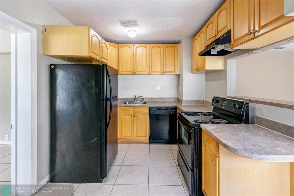 For Sale: $429,900 (3 beds, 2 baths, 1104 Square Feet)