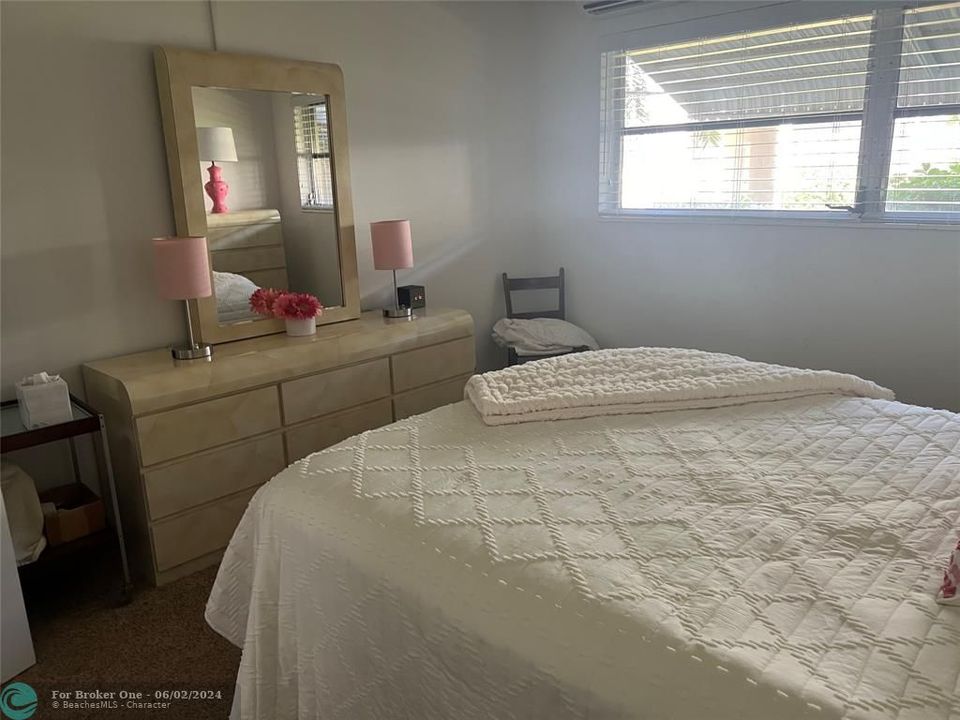 For Rent: $2,500 (1 beds, 1 baths, 700 Square Feet)