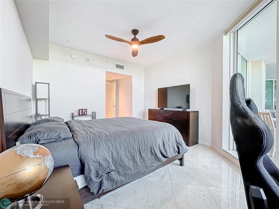 Active With Contract: $1,195,000 (2 beds, 2 baths, 1630 Square Feet)