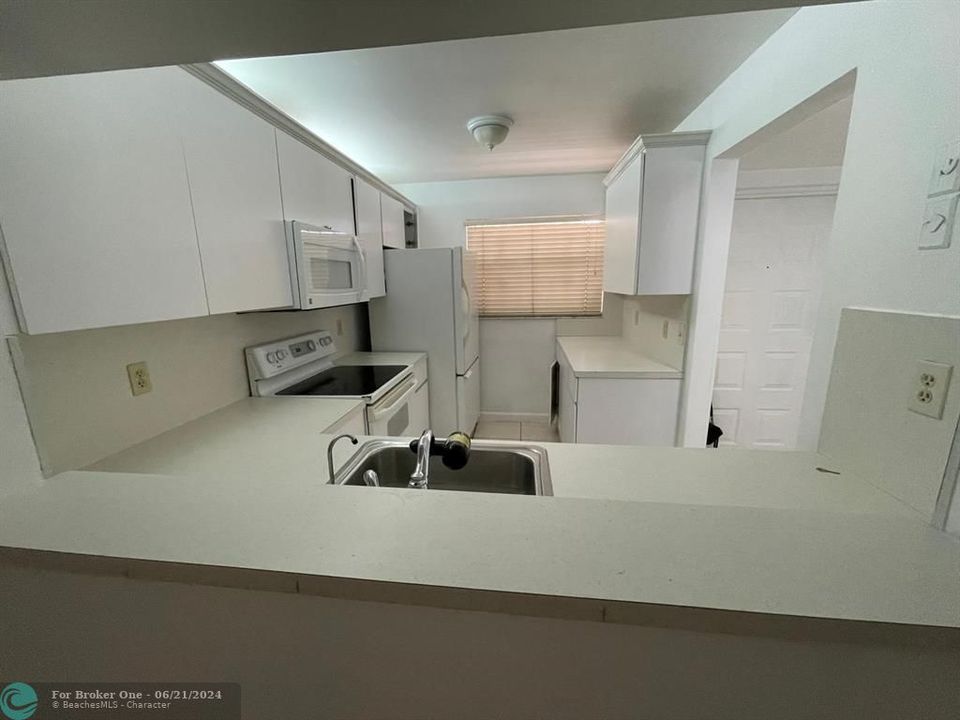 For Rent: $2,675 (3 beds, 2 baths, 1170 Square Feet)