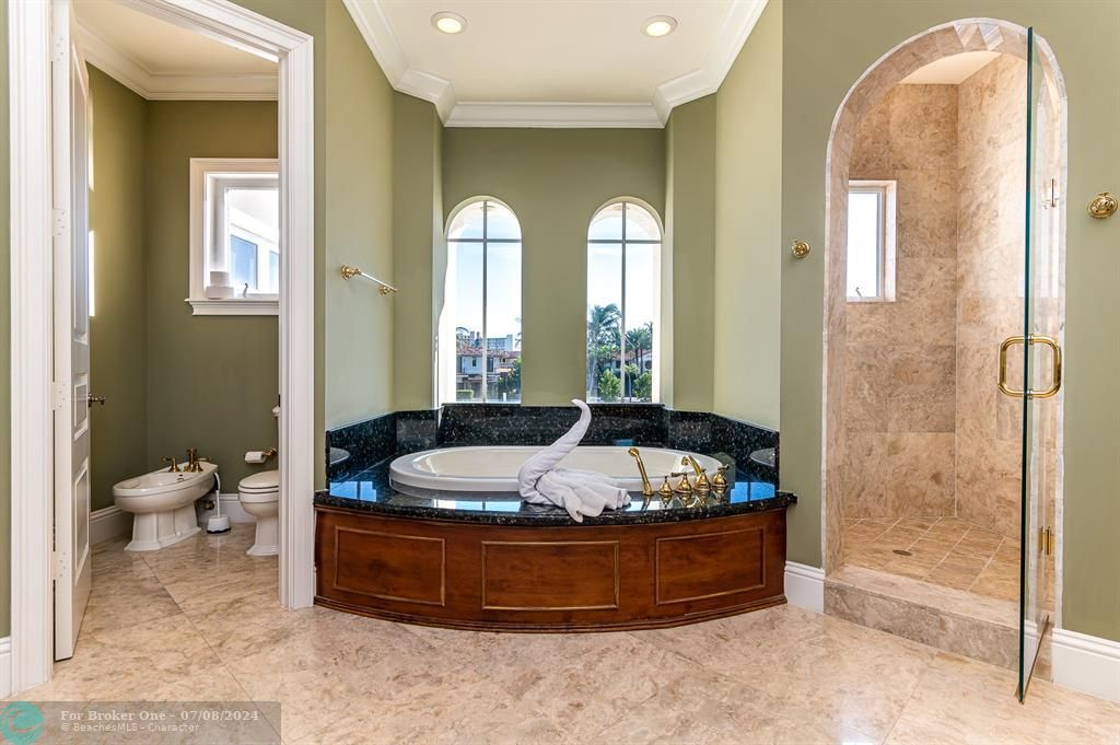 В аренду: $12,000 (4 спален, 3 ванн, 3655 Квадратных фут)