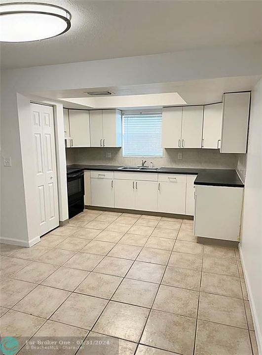 Active With Contract: $379,900 (4 beds, 2 baths, 1620 Square Feet)