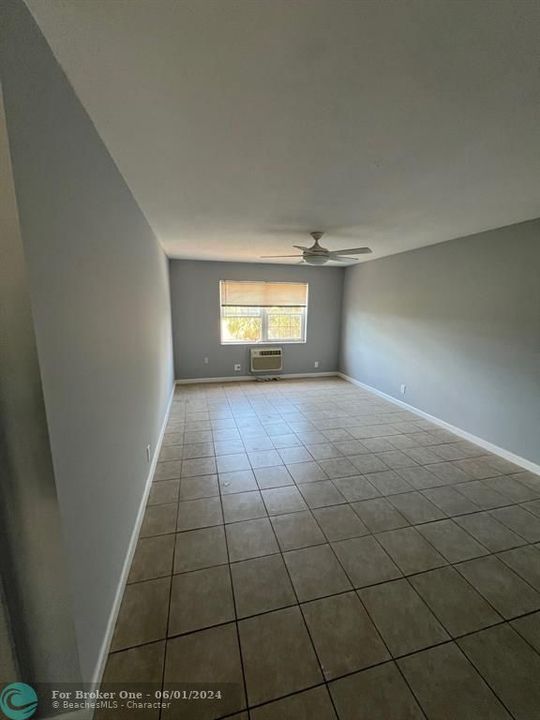 For Rent: $1,575 (1 beds, 1 baths, 640 Square Feet)