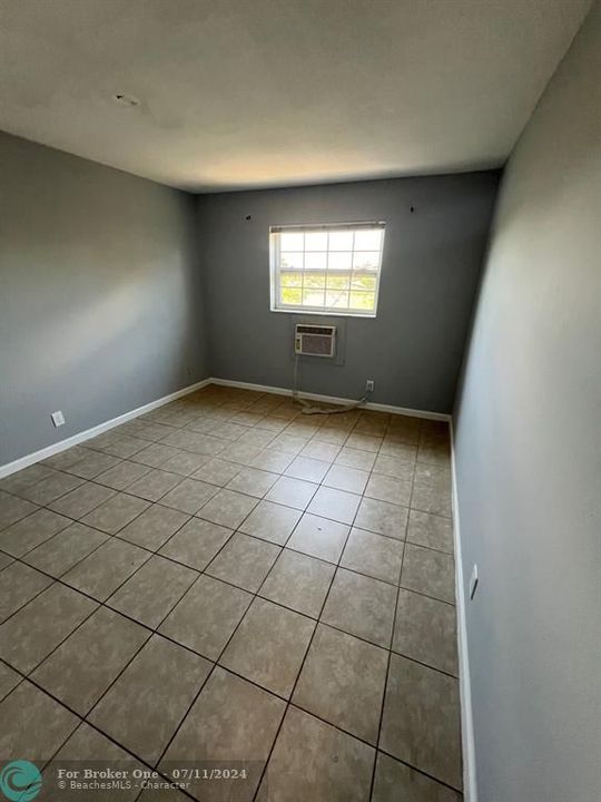 For Rent: $1,575 (1 beds, 1 baths, 640 Square Feet)