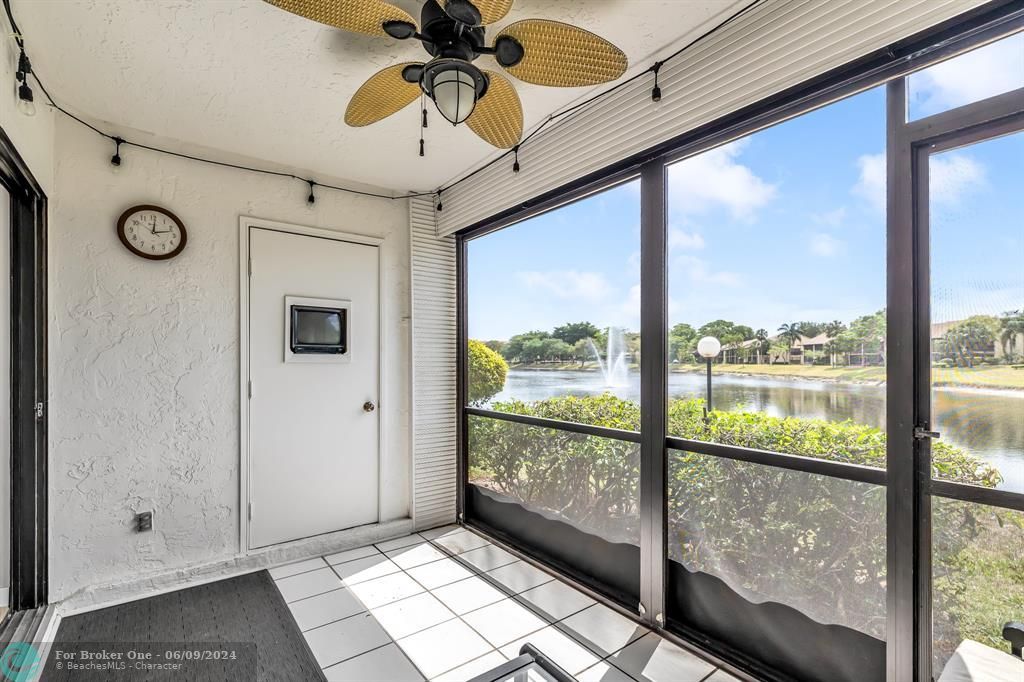 For Sale: $299,500 (2 beds, 2 baths, 1200 Square Feet)
