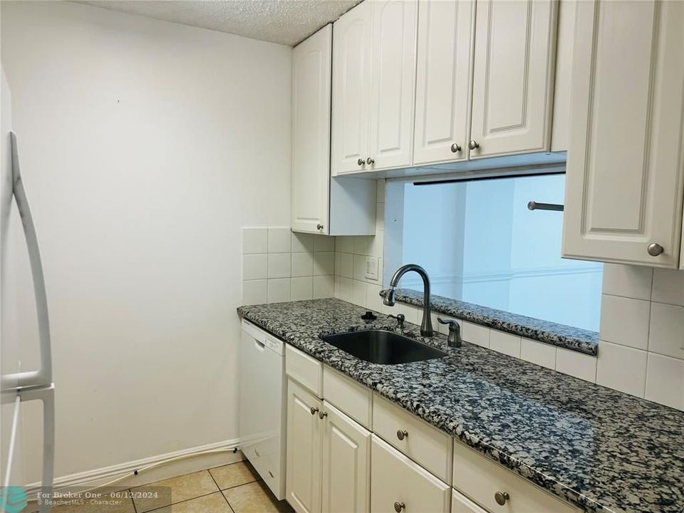 For Rent: $1,850 (1 beds, 1 baths, 630 Square Feet)