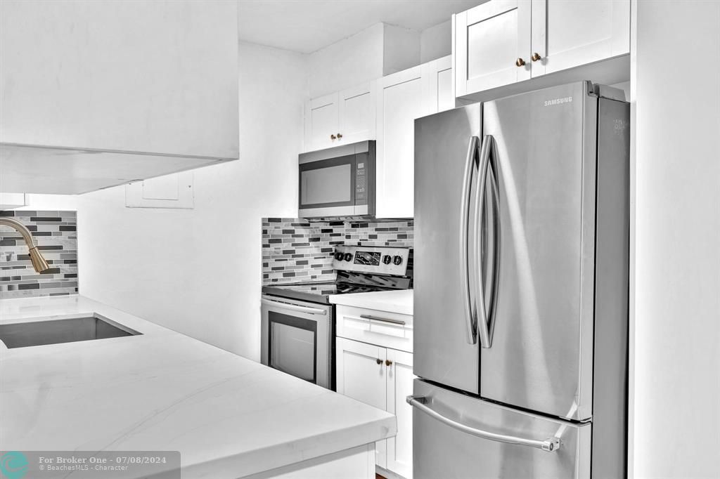 For Sale: $379,000 (3 beds, 2 baths, 1195 Square Feet)