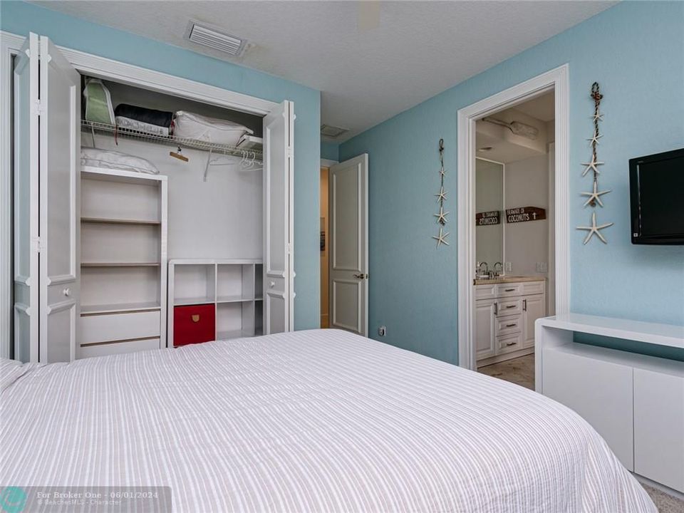 En Renta: $12,500 (4 camas, 3 baños, 3123 Pies cuadrados)