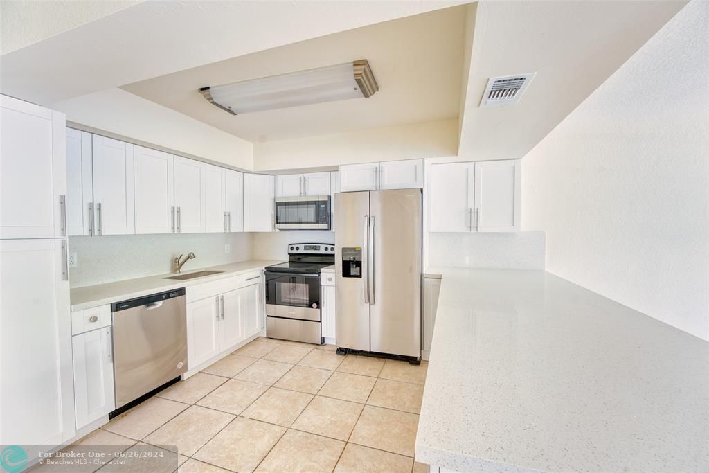 Active With Contract: $380,000 (4 beds, 2 baths, 1358 Square Feet)