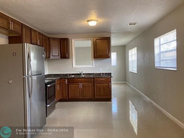 Recently Rented: $2,898 (3 beds, 2 baths, 1754 Square Feet)