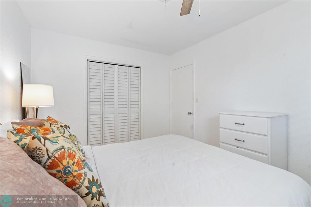 For Sale: $889,000 (3 beds, 2 baths, 1901 Square Feet)