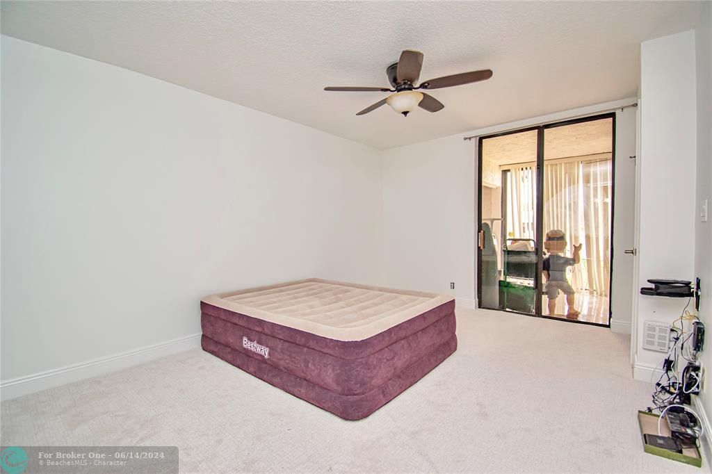 Active With Contract: $339,000 (3 beds, 2 baths, 1098 Square Feet)