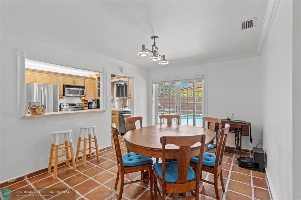 Active With Contract: $529,000 (3 beds, 2 baths, 1395 Square Feet)