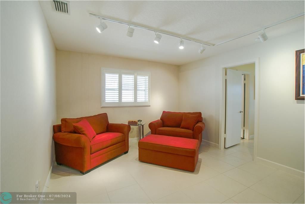 For Sale: $490,000 (2 beds, 2 baths, 1763 Square Feet)