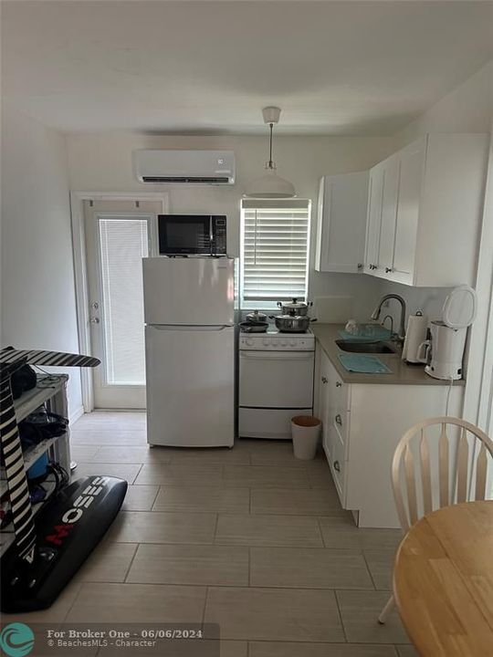 For Rent: $1,800 (0 beds, 1 baths, 378 Square Feet)