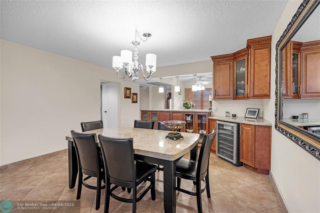 Active With Contract: $244,900 (2 beds, 2 baths, 1180 Square Feet)