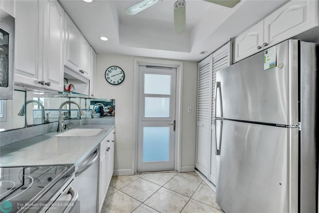 For Sale: $624,900 (2 beds, 2 baths, 1040 Square Feet)