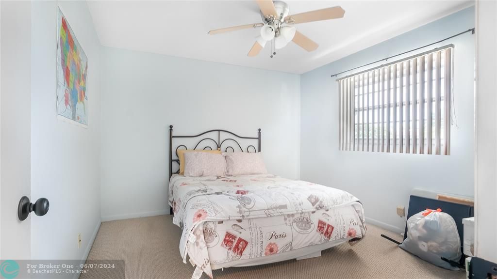 For Sale: $256,500 (2 beds, 2 baths, 1050 Square Feet)