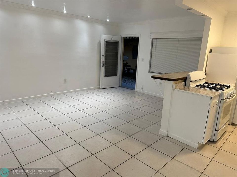 For Rent: $2,000 (1 beds, 1 baths, 620 Square Feet)