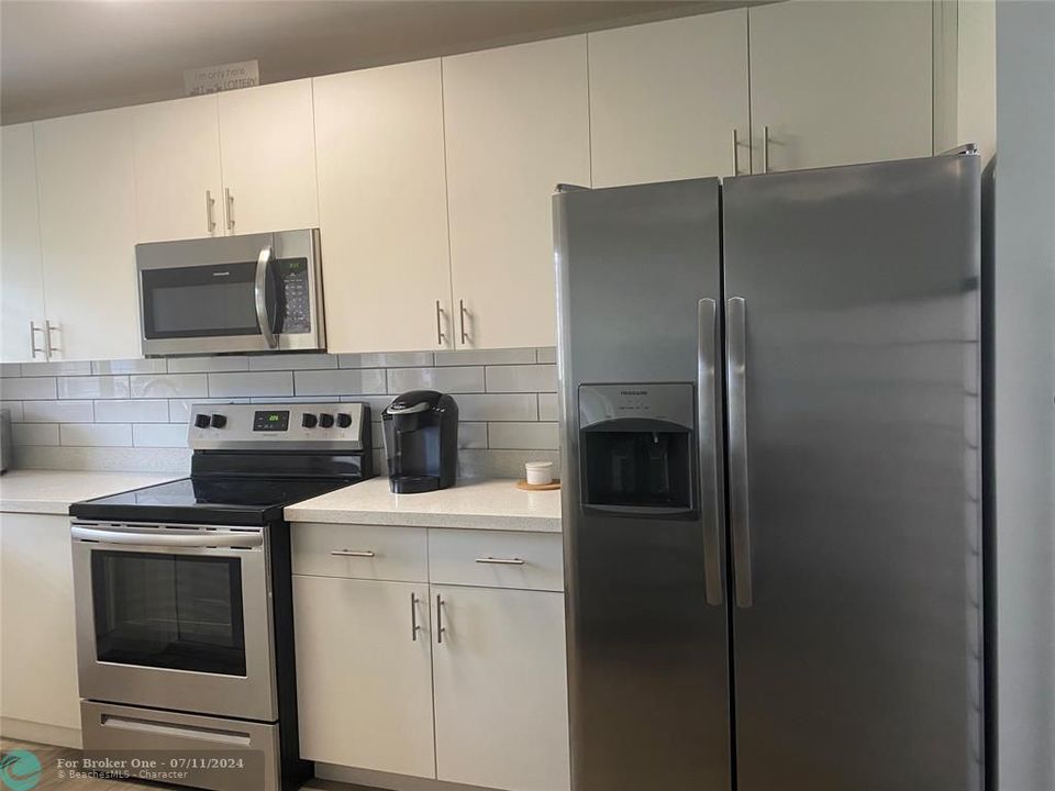 For Sale: $154,900 (1 beds, 1 baths, 680 Square Feet)
