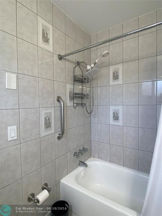 Active With Contract: $154,900 (1 beds, 1 baths, 680 Square Feet)
