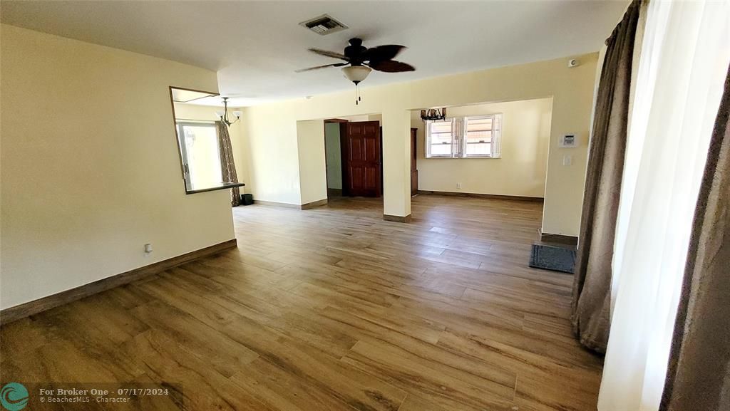 Active With Contract: $3,495 (3 beds, 2 baths, 1320 Square Feet)