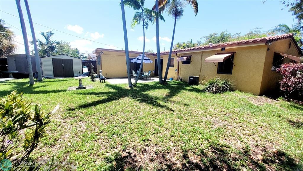 Active With Contract: $3,495 (3 beds, 2 baths, 1320 Square Feet)