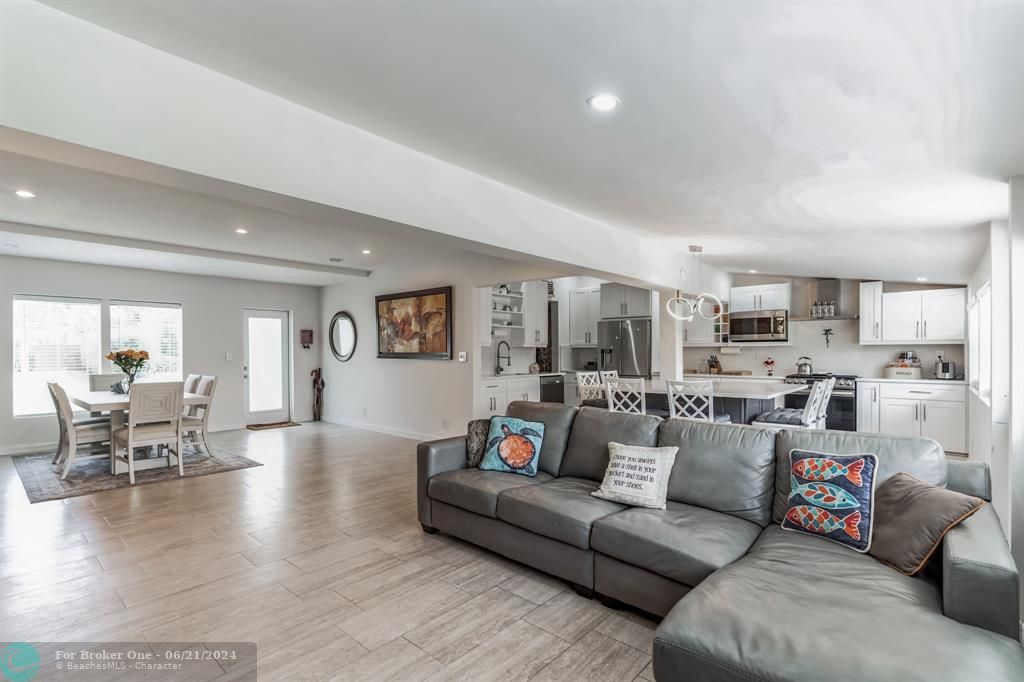 For Sale: $1,250,000 (3 beds, 2 baths, 1800 Square Feet)