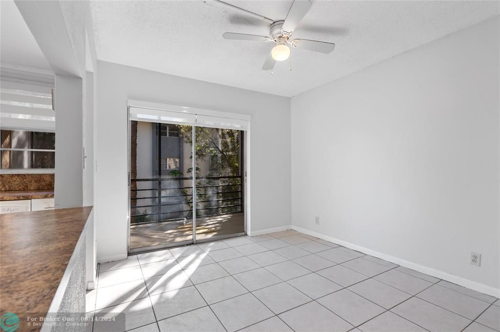 For Sale: $260,000 (2 beds, 2 baths, 1220 Square Feet)