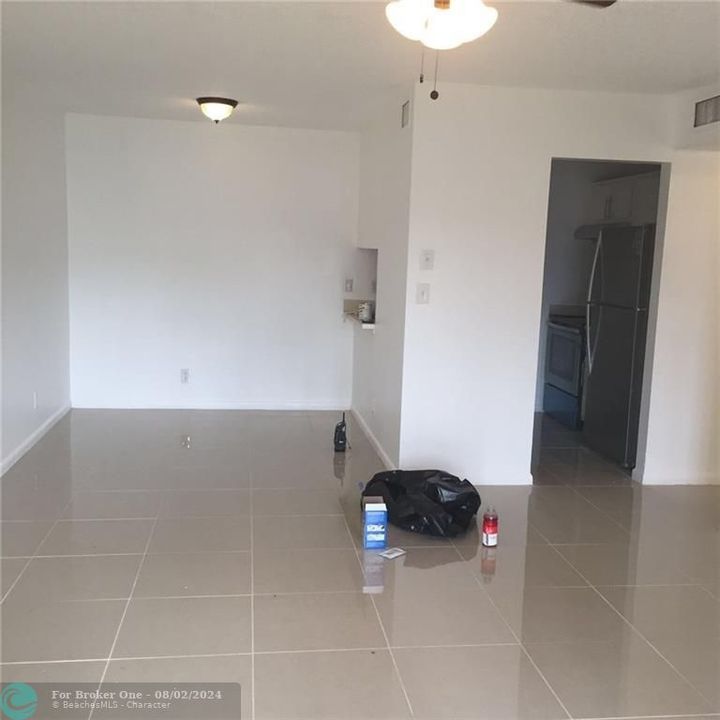 For Rent: $1,625 (1 beds, 1 baths, 559 Square Feet)