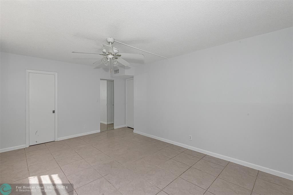 For Sale: $174,900 (2 beds, 2 baths, 1375 Square Feet)