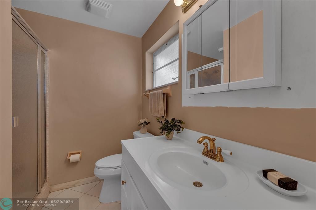 For Sale: $310,000 (2 beds, 2 baths, 1164 Square Feet)