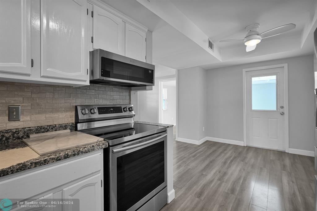 For Sale: $365,000 (2 beds, 1 baths, 1140 Square Feet)