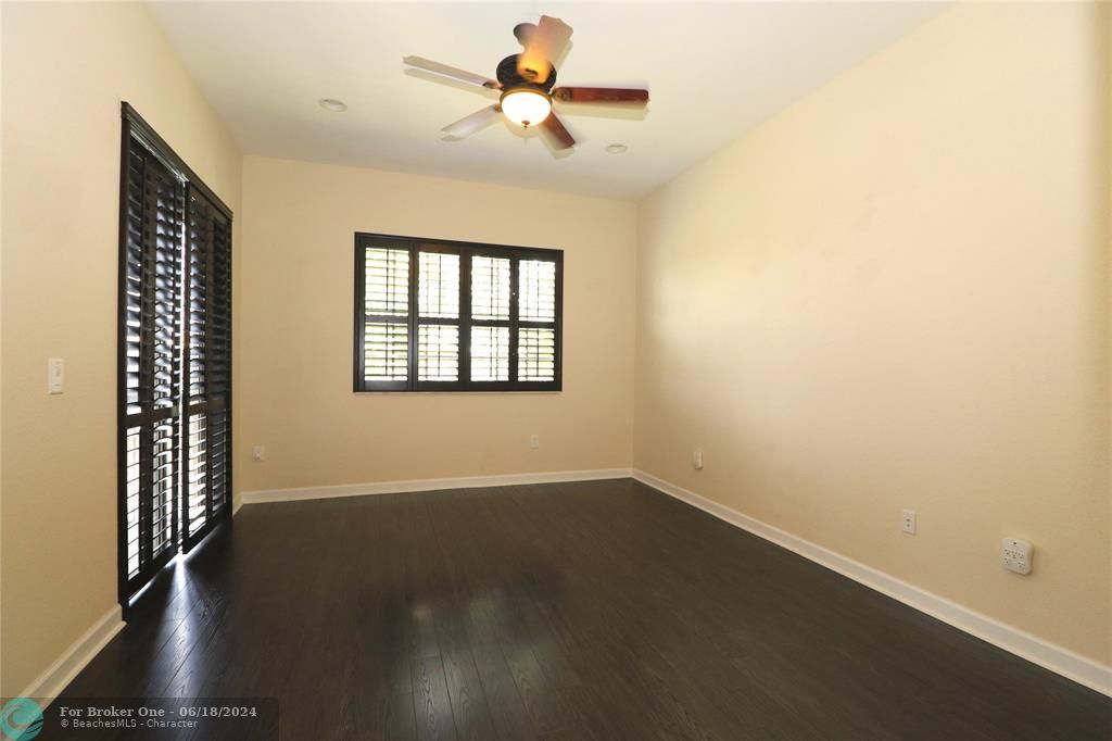For Rent: $3,950 (3 beds, 2 baths, 1524 Square Feet)