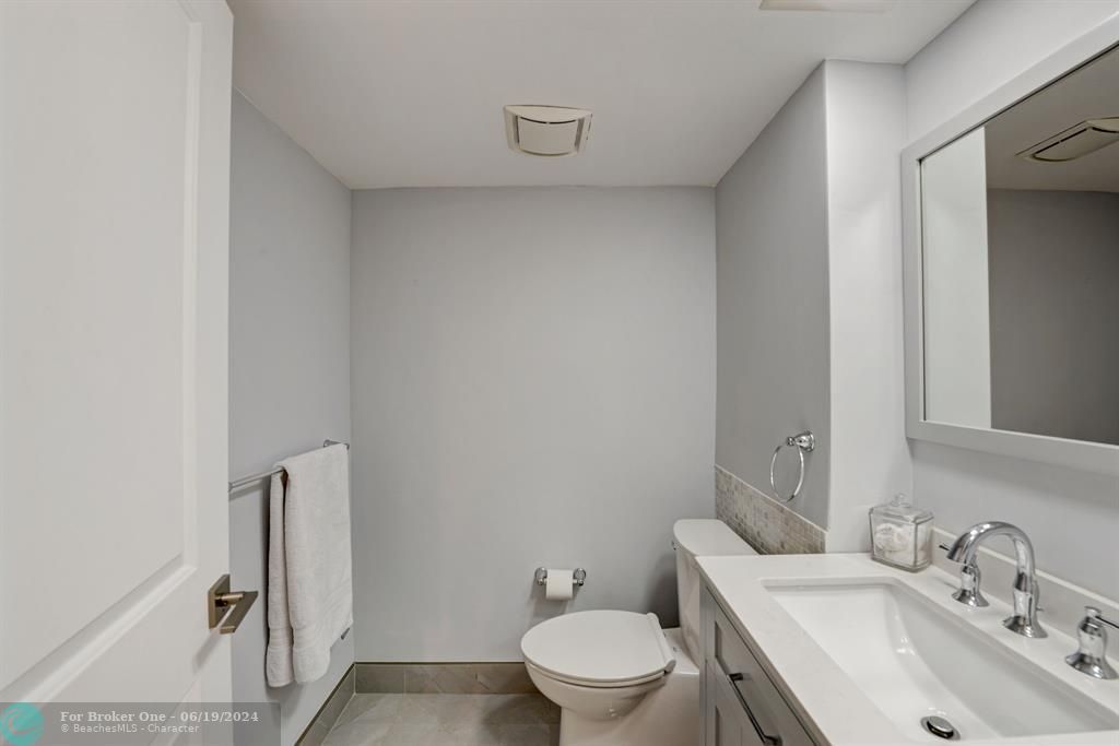 Active With Contract: $599,000 (1 beds, 1 baths, 1000 Square Feet)