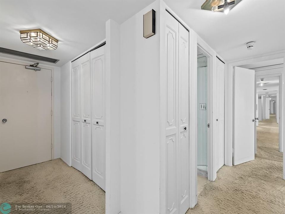 For Sale: $559,000 (2 beds, 2 baths, 1575 Square Feet)