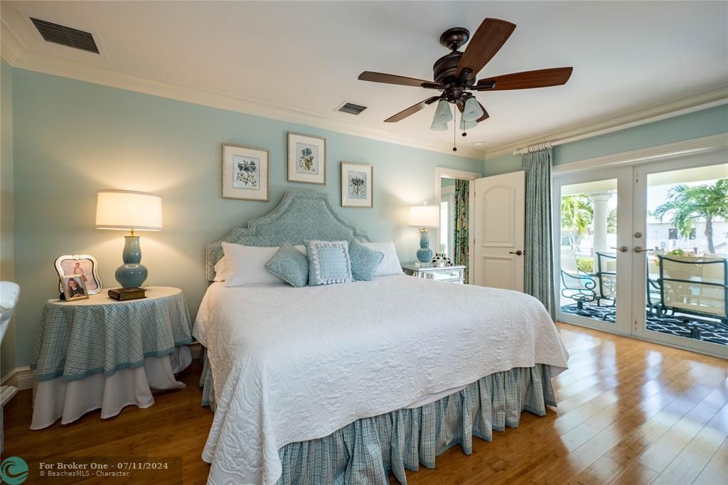 Active With Contract: $1,895,000 (3 beds, 2 baths, 1822 Square Feet)