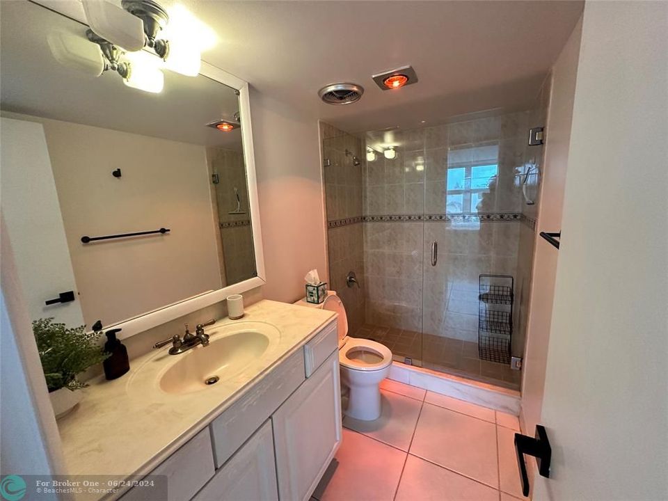 For Rent: $3,650 (2 beds, 2 baths, 1125 Square Feet)