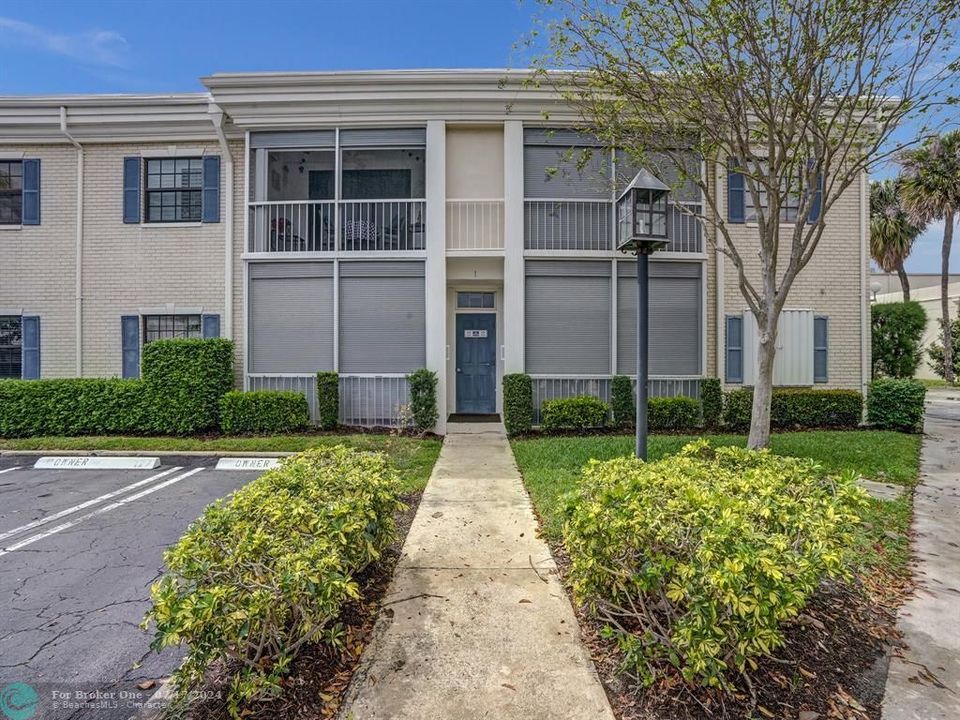 Active With Contract: $1,700 (1 beds, 1 baths, 694 Square Feet)