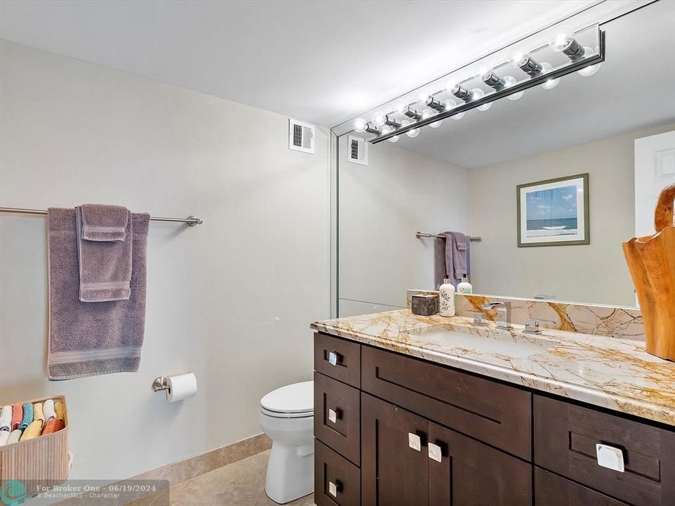 待售: $448,000 (1 贝兹, 1 浴室, 1116 平方英尺)