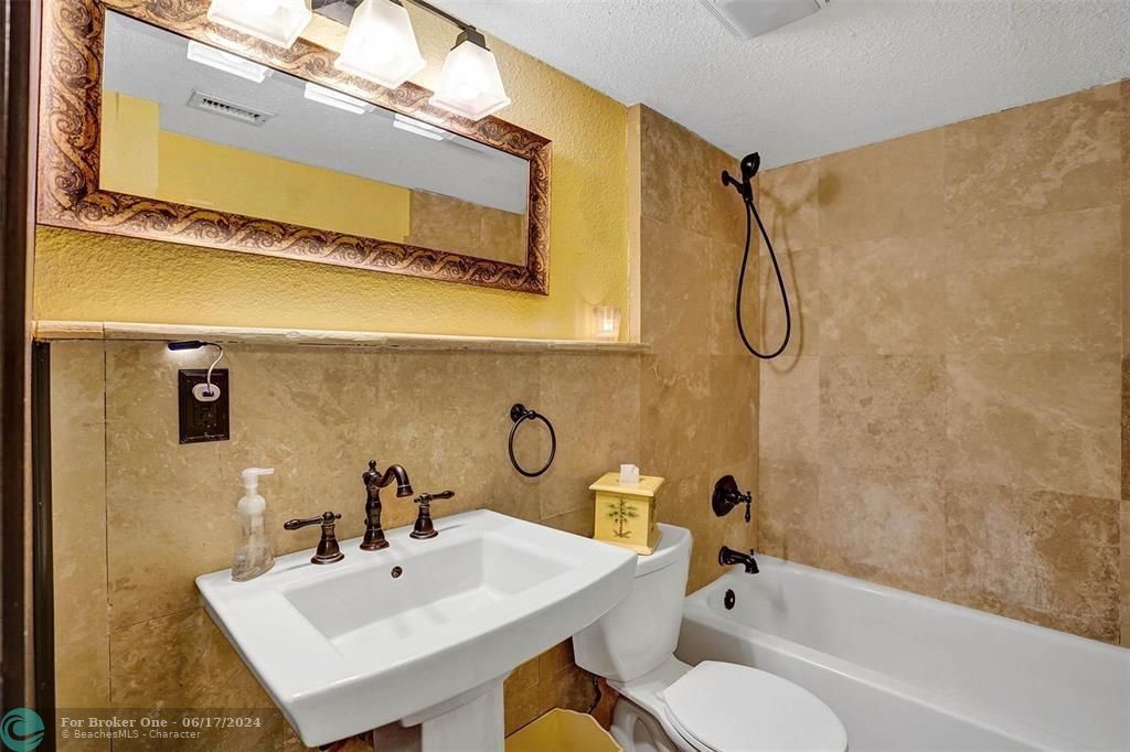 待售: $269,999 (2 贝兹, 2 浴室, 1450 平方英尺)