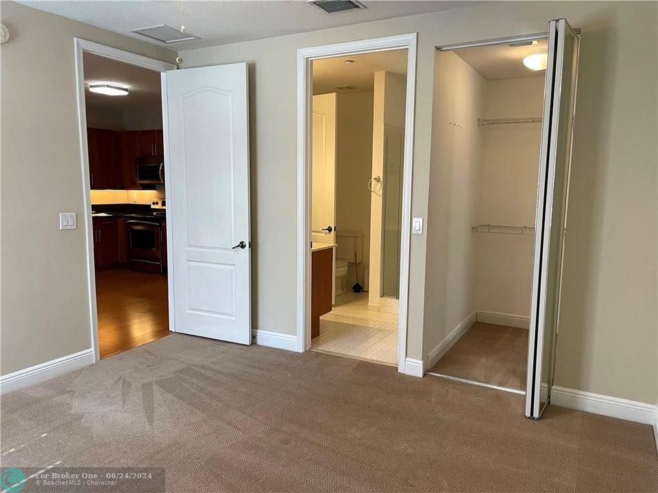For Rent: $2,200 (1 beds, 1 baths, 844 Square Feet)