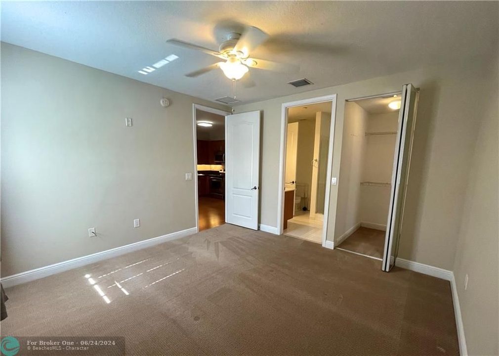 For Rent: $2,200 (1 beds, 1 baths, 844 Square Feet)