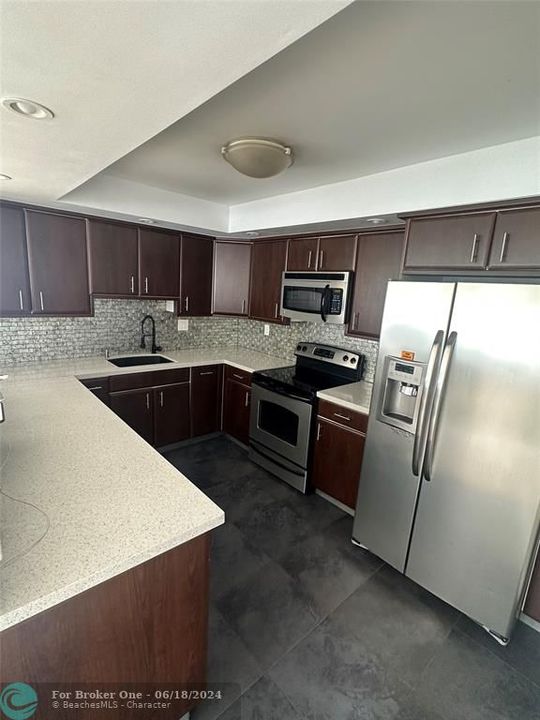 For Sale: $335,000 (2 beds, 2 baths, 1232 Square Feet)