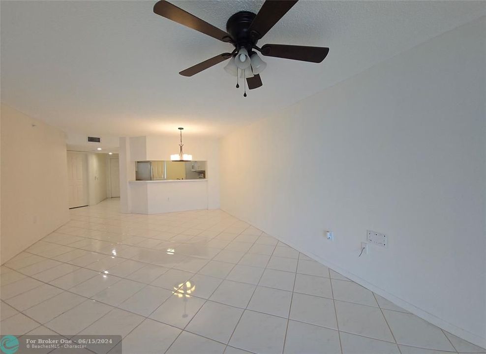 For Sale: $236,900 (2 beds, 2 baths, 1285 Square Feet)