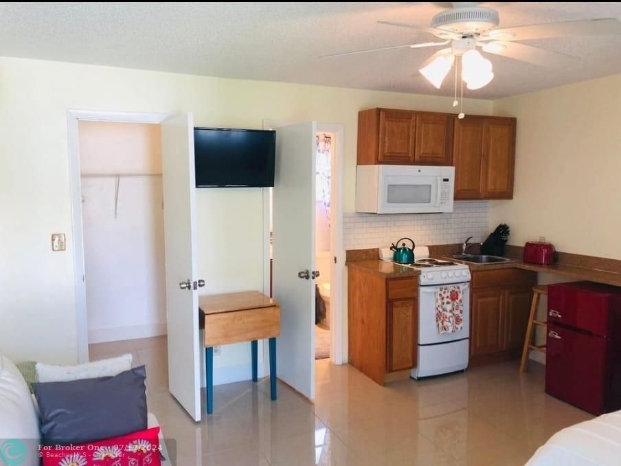 For Rent: $1,550 (0 beds, 1 baths, 2358 Square Feet)