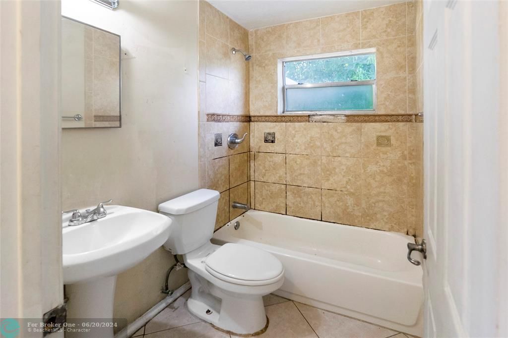 待售: $459,900 (3 贝兹, 2 浴室, 1063 平方英尺)